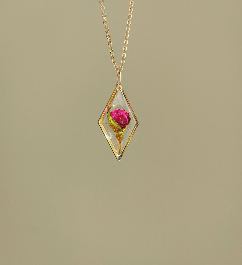 red rose pendant