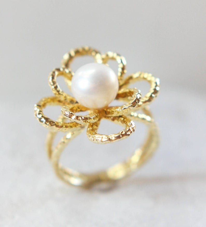 Pearl flower ring