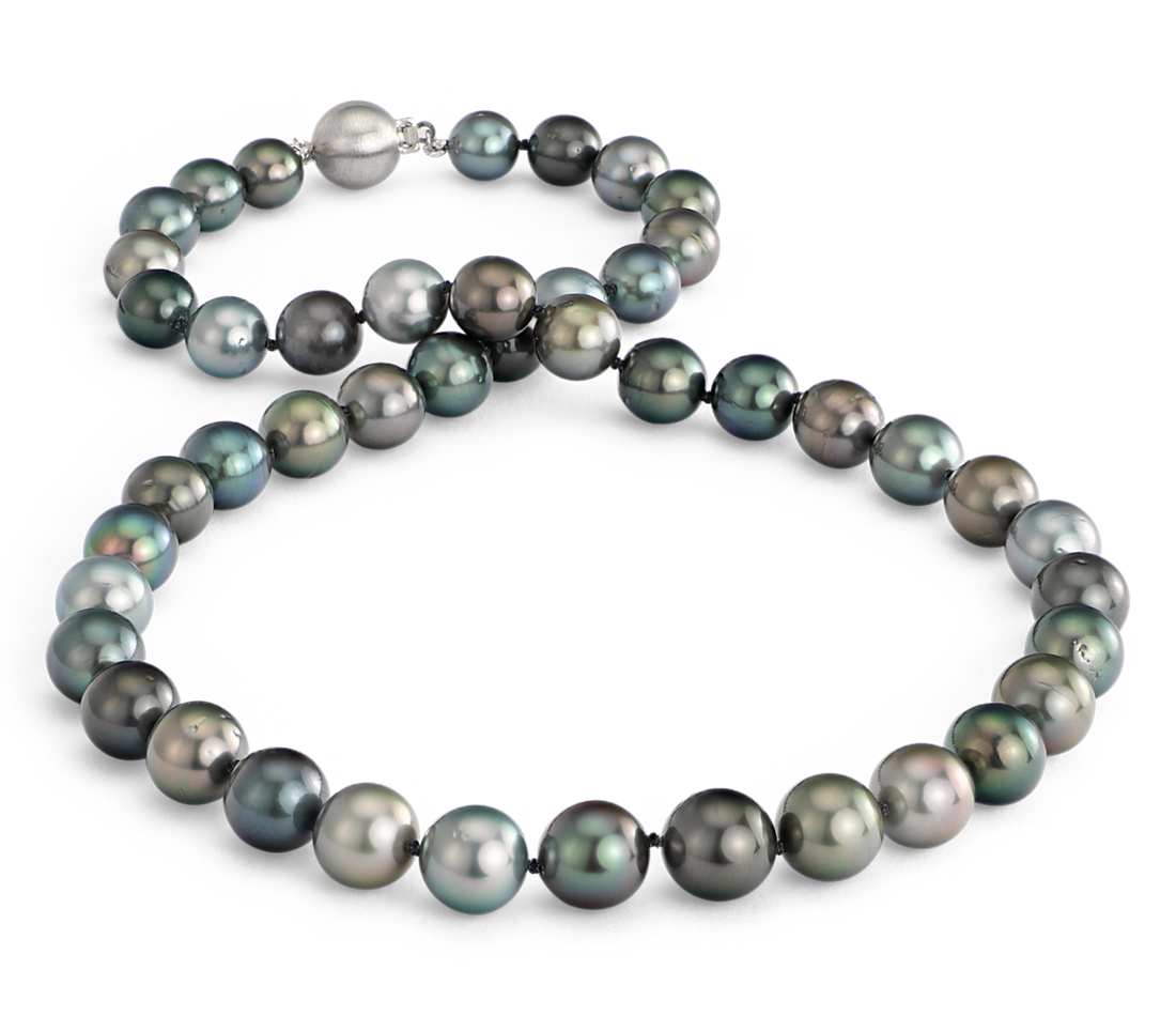 Pearl necklace as a gift for 50s birthday