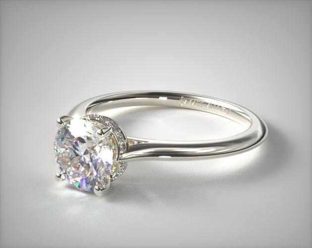 Round shape prong setting engagement ring