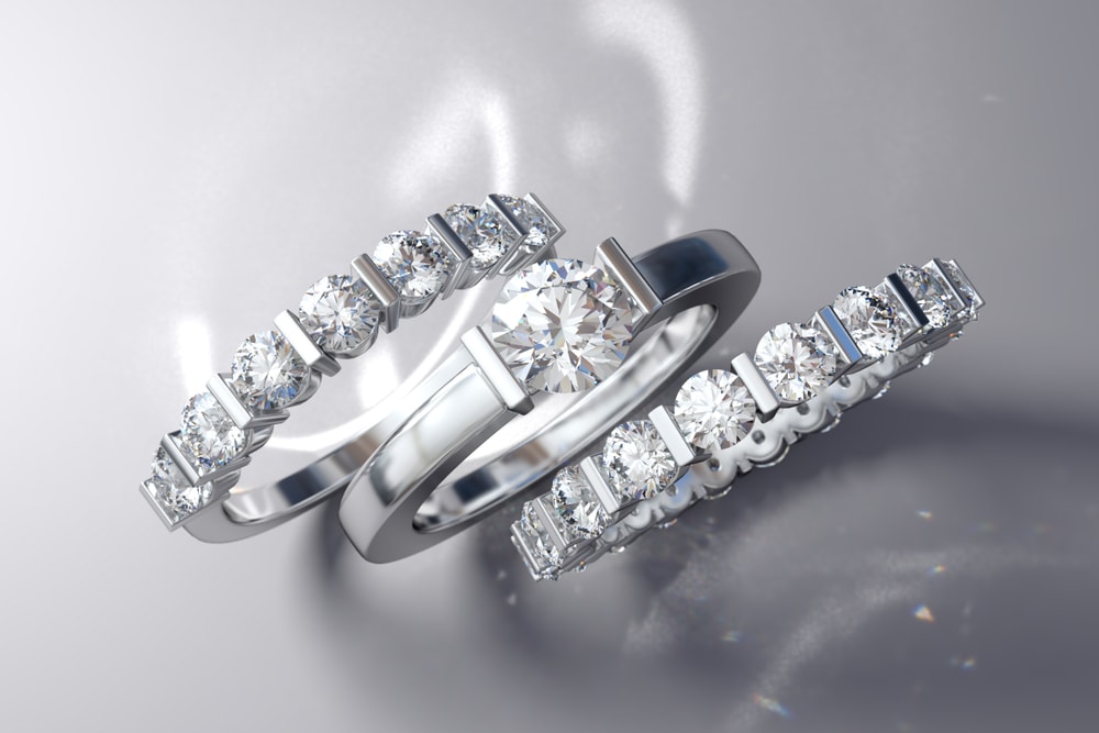 Bar setting engagement ring close up