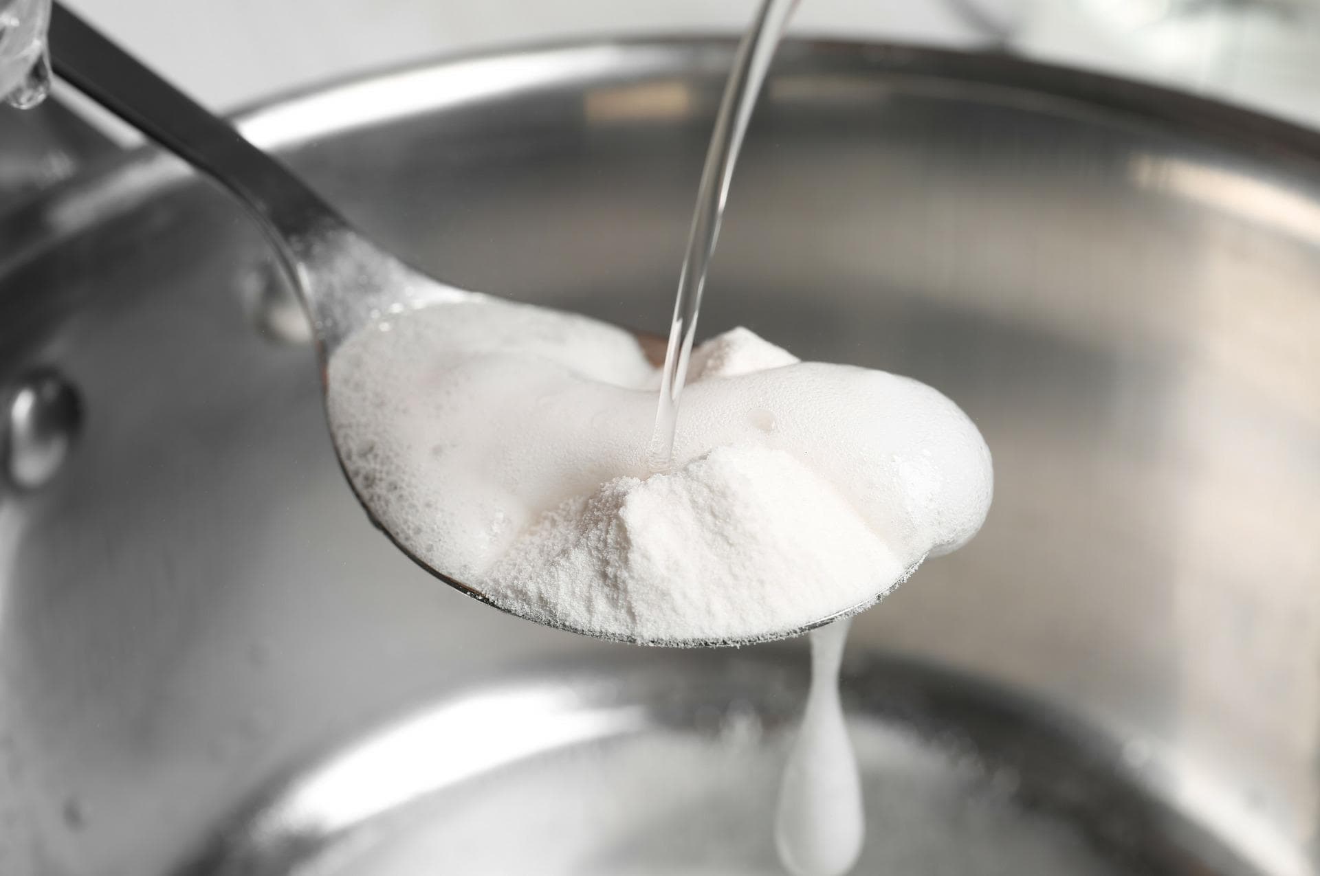 white vinegar and baking soda for cleaning silver-plated jewelry