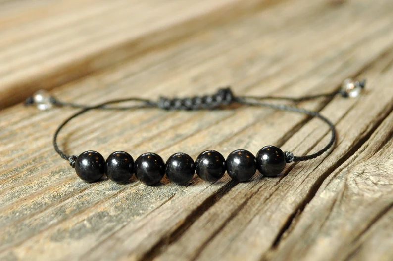 Grounding protection bracelet
